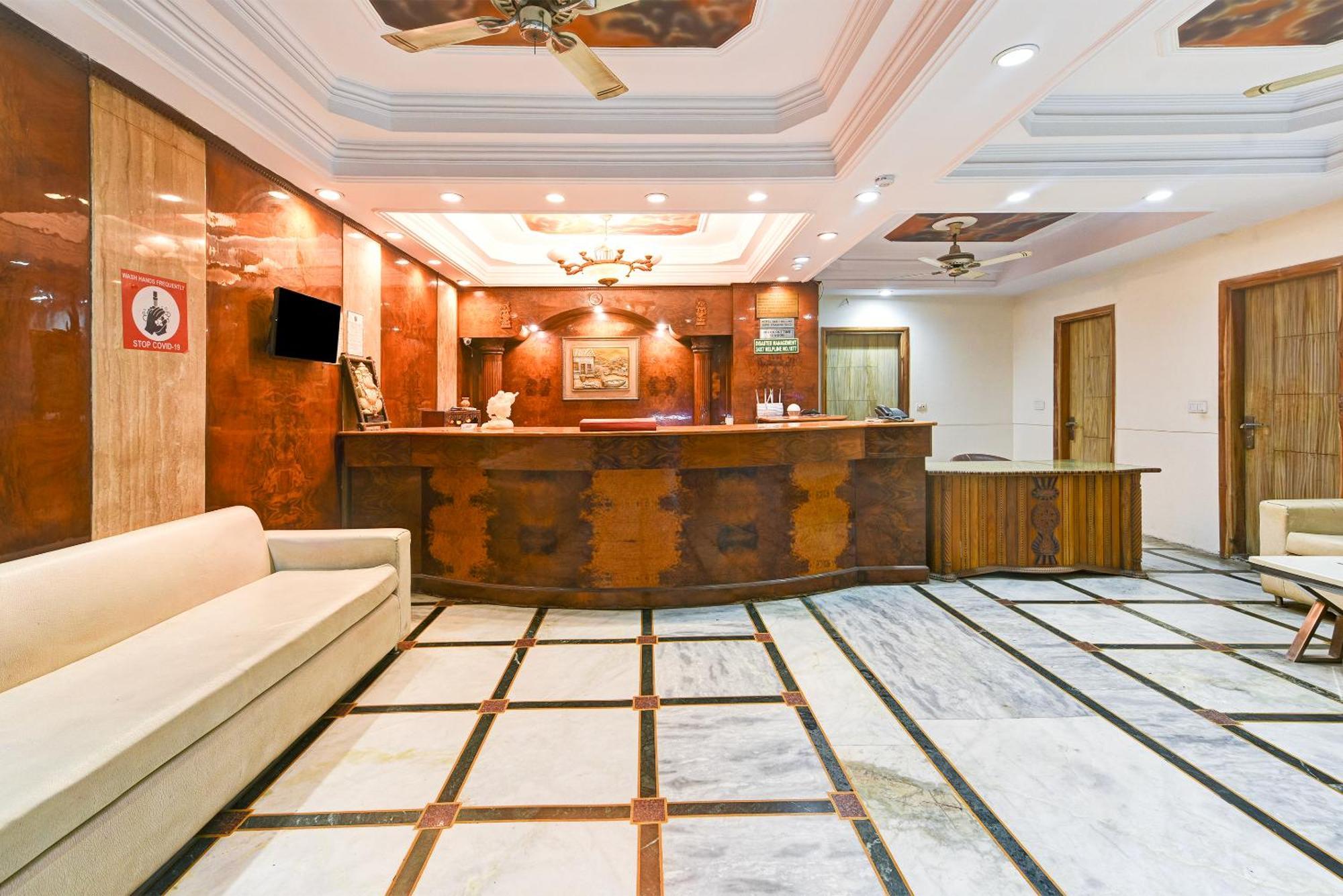 Hotel Geet Deluxe Nueva Delhi Exterior foto